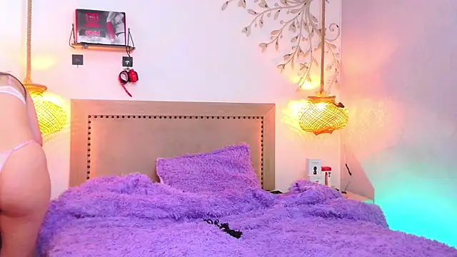 Daphnee-x online show from September 17, 2025, 12:07 pm