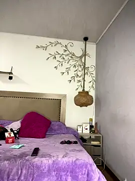 Snapshot of Daphnee-x chatting on December 18, 2025, 11:05 am Daphnee-x online show from December 18, 2025, 11:05 am