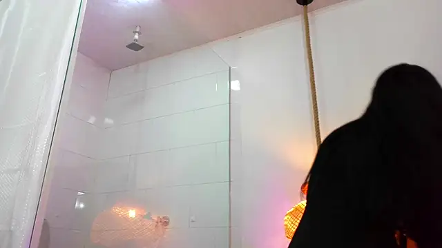 Snapshot of Daphnee-x chatting on December 19, 2025, 11:39 am Daphnee-x online show from December 19, 2025, 11:39 am