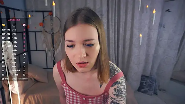 Snapshot of JinnySitts chatting on November 1, 2025, 8:55 pm JinnySitts online show from November 1, 2025, 8:55 pm