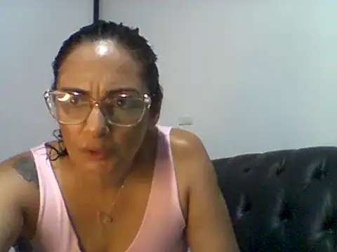 dulcefanny online show from February 10, 2026, 4:11 pm