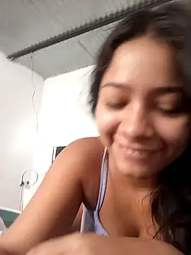 Snapshot of HOT_MOM34 chatting on October 6, 2025, 1:19 pm HOT MOM34 online show from October 6, 2025, 1:19 pm
