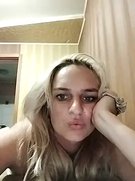 Snapshot of Tatka95 chatting on September 19, 2025, 4:58 am Tatka95 online show from September 19, 2025, 4:58 am
