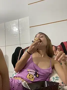 Snapshot of loirinhaaa chatting on September 19, 2025, 2:13 am loirinhaaa online show from September 19, 2025, 2:13 am