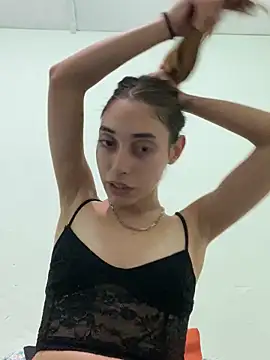 Snapshot of loirinhaaa chatting on October 12, 2025, 2:21 am loirinhaaa online show from October 12, 2025, 2:21 am