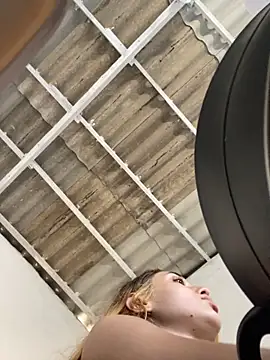 Snapshot of loirinhaaa chatting on November 5, 2025, 3:12 pm loirinhaaa online show from November 5, 2025, 3:12 pm