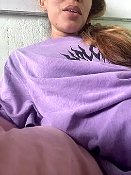 Snapshot of loirinhaaa chatting on November 12, 2025, 2:06 pm loirinhaaa online show from November 12, 2025, 2:06 pm