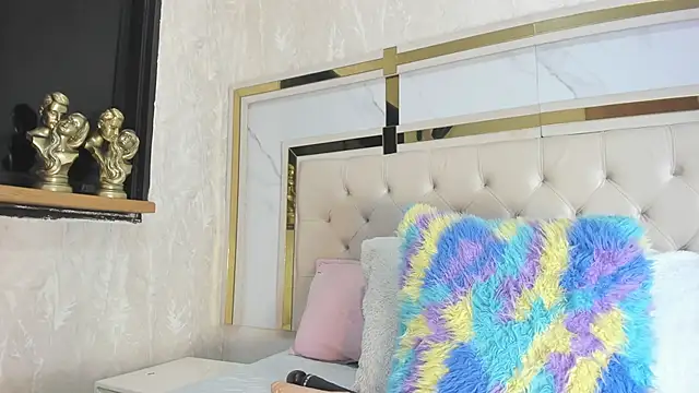 Snapshot of mia_vy chatting on January 8, 2026, 7:16 pm mia vy online show from January 8, 2026, 7:16 pm