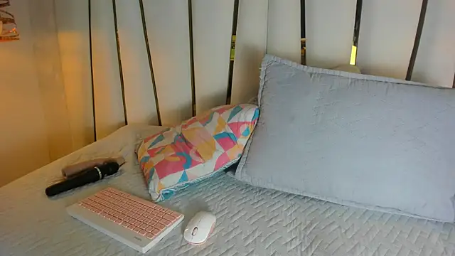 Snapshot of mia_vy chatting on January 14, 2026, 3:12 am mia vy online show from January 14, 2026, 3:12 am