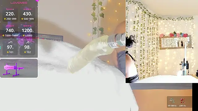 Ashley  Jones   online show from March 25, 2026, 9:04 am