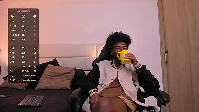 AllexJacob online show from November 13, 2025, 12:59 pm