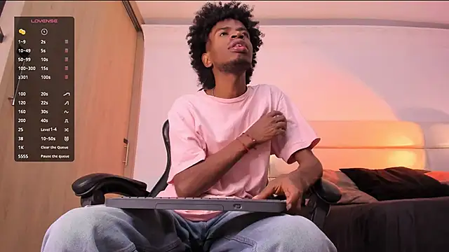 AllexJacob online show from December 14, 2025, 1:27 pm