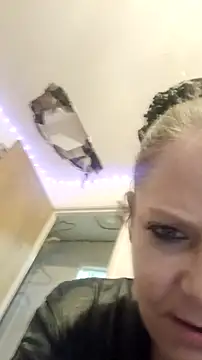 curvybabe88 online show from November 28, 2025, 4:31 pm