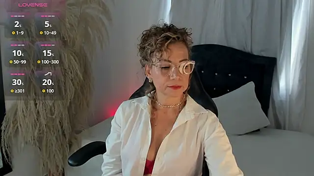 Snapshot of Jademommy_ chatting on November 7, 2025, 6:08 pm Jademommy online show from November 7, 2025, 6:08 pm