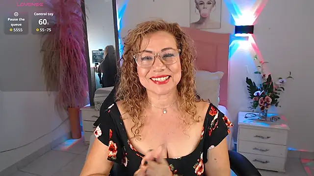 Snapshot of Jademommy_ chatting on January 6, 2026, 6:22 pm Jademommy online show from January 6, 2026, 6:22 pm