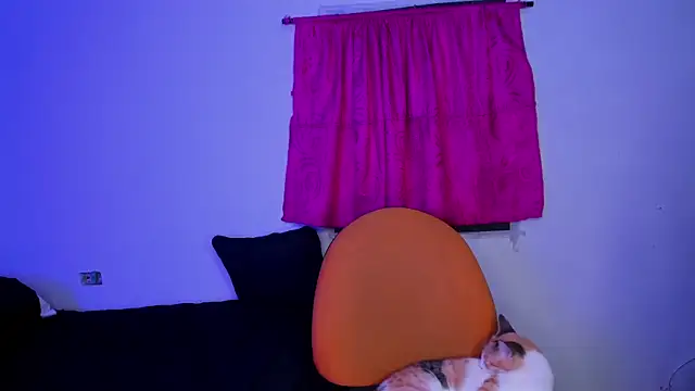 Shairaclark  online show from October 8, 2025, 10:18 pm