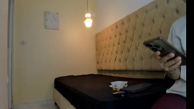 Snapshot of Naomis_35 chatting on February 10, 2026, 7:51 pm Naomis 35 online show from February 10, 2026, 7:51 pm