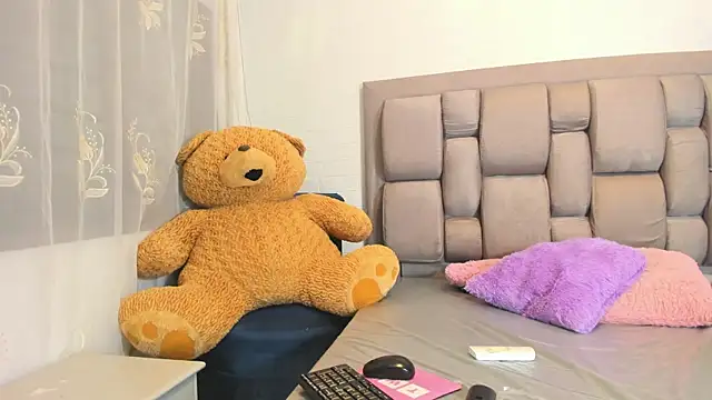 Beauty Luci online show from October 18, 2025, 9:54 am