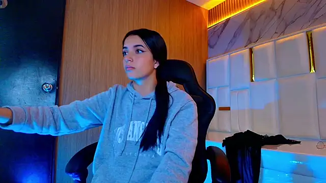 sophiadoll tf online show from October 29, 2025, 8:43 pm