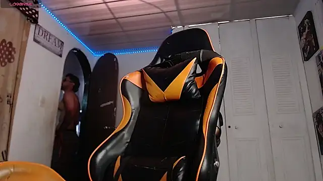 Snapshot of Chrys_harris77 chatting on November 21, 2025, 4:27 pm Chrys harris77 online show from November 21, 2025, 4:27 pm