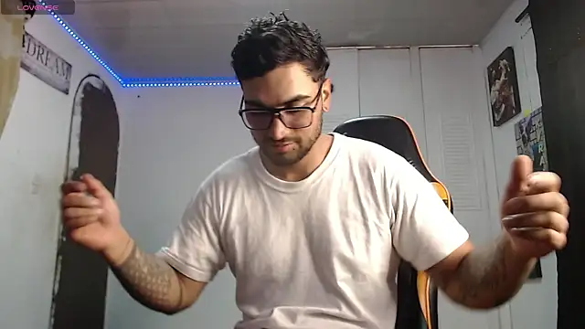 Snapshot of Chrys_harris77 chatting on November 26, 2025, 8:10 pm Chrys harris77 online show from November 26, 2025, 8:10 pm