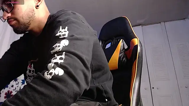 Snapshot of Chrys_harris77 chatting on December 16, 2025, 11:43 pm Chrys harris77 online show from December 16, 2025, 11:43 pm