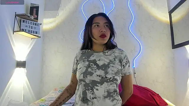 Snapshot of Cata_chs chatting on November 24, 2025, 6:40 pm Cata chs online show from November 24, 2025, 6:40 pm