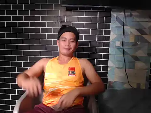 Snapshot of Newt4U chatting on November 18, 2025, 2:17 am Newt4U online show from November 18, 2025, 2:17 am