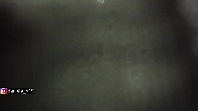 Snapshot of Daniela_x19 chatting on October 31, 2025, 12:33 am Daniela x19 online show from October 31, 2025, 12:33 am