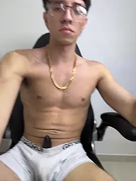 Snapshot of arthurdavies chatting on December 5, 2025, 4:54 am arthurdavies online show from December 5, 2025, 4:54 am