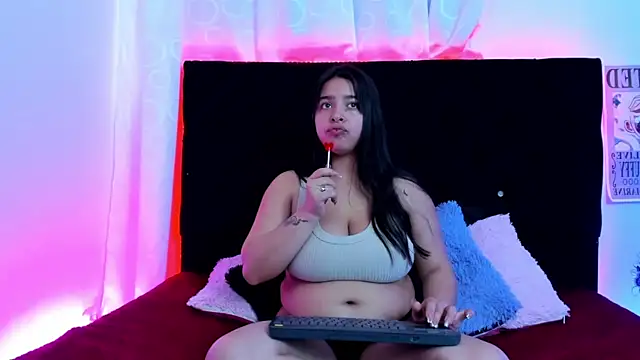 queen salomme online show from November 3, 2025, 9:59 pm