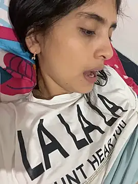 Skinny3-0 online show from October 26, 2025, 11:42 pm