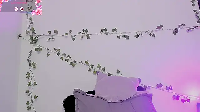 Snapshot of Lilithh_Kuro chatting on November 19, 2025, 12:54 am Lilithh Kuro online show from November 19, 2025, 12:54 am