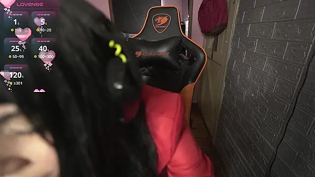 Snapshot of BunvvieOf chatting on November 24, 2025, 7:13 pm BunvvieOf online show from November 24, 2025, 7:13 pm