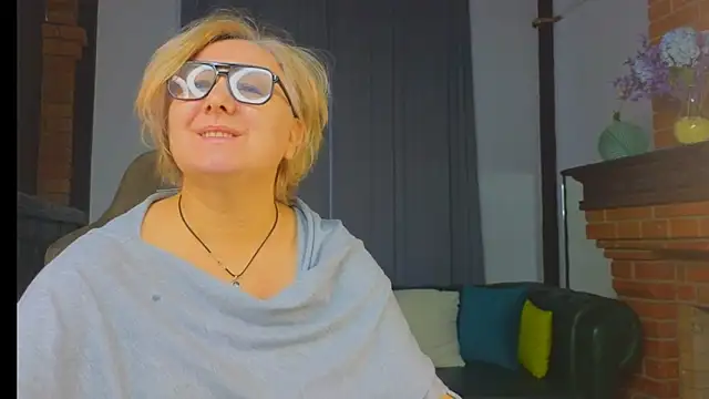 Marta Wils online show from November 7, 2025, 4:12 am