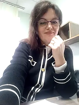 ValeriaLove43211 online show from December 22, 2025, 12:02 pm