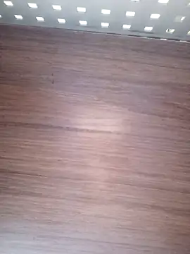 ValeriaLove43211 online show from April 7, 2026, 10:26 am