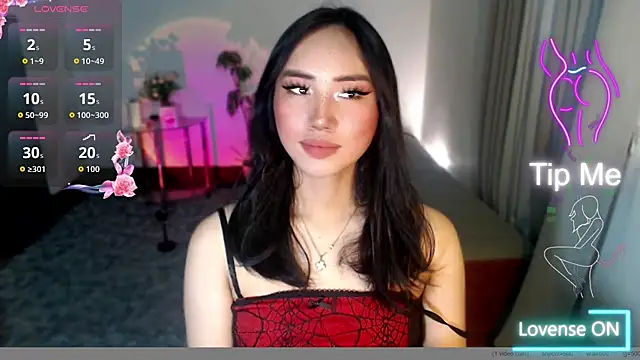 Snapshot of Divine_Goddesss chatting on November 5, 2025, 3:06 am Divine Goddesss online show from November 5, 2025, 3:06 am