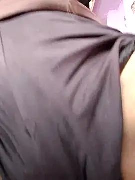 Snapshot of sweet_simmi chatting on November 28, 2025, 7:22 am sweet simmi online show from November 28, 2025, 7:22 am