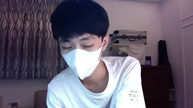 Snapshot of kai101010 chatting on November 17, 2025, 2:45 pm kai101010 online show from November 17, 2025, 2:45 pm