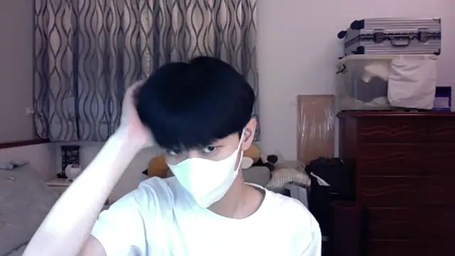 Snapshot of kai101010 chatting on December 3, 2025, 2:37 pm kai101010 online show from December 3, 2025, 2:37 pm