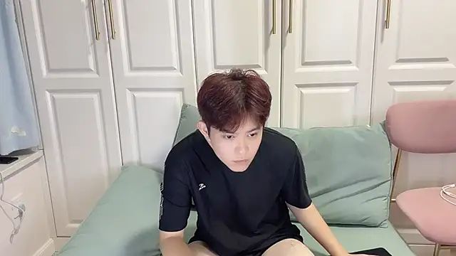 xlong00099 online show from October 26, 2025, 11:38 am