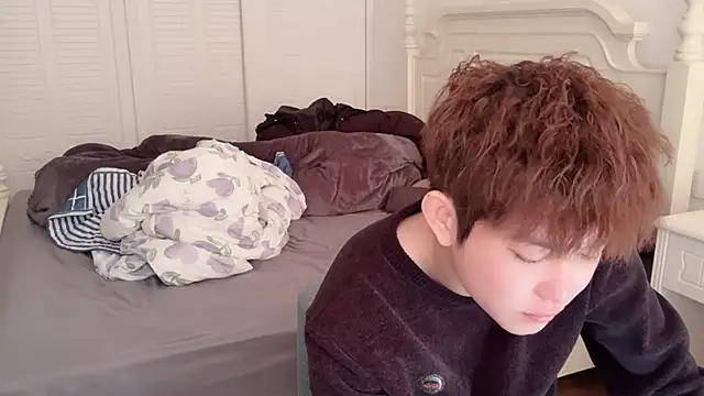 xlong00099 online show from December 14, 2025, 5:35 am