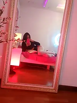 RouseWhitte online show from November 3, 2025, 3:24 pm