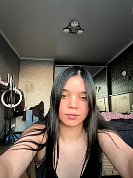 Tiffanysavelin online show from September 23, 2025, 3:26 pm