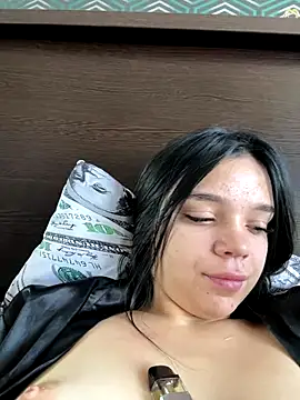 Tiffanysavelin online show from September 26, 2025, 9:02 am