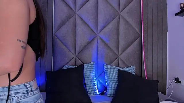 KeendraFox  online show from September 23, 2025, 7:39 pm