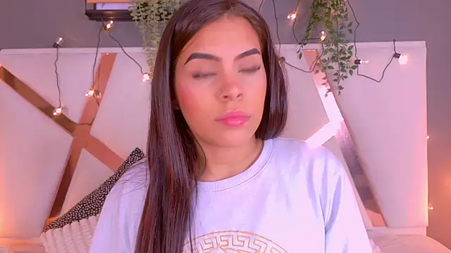 KeendraFox  online show from September 29, 2025, 7:30 pm