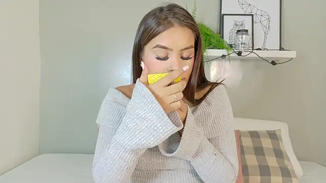 KeendraFox  online show from October 10, 2025, 7:35 pm