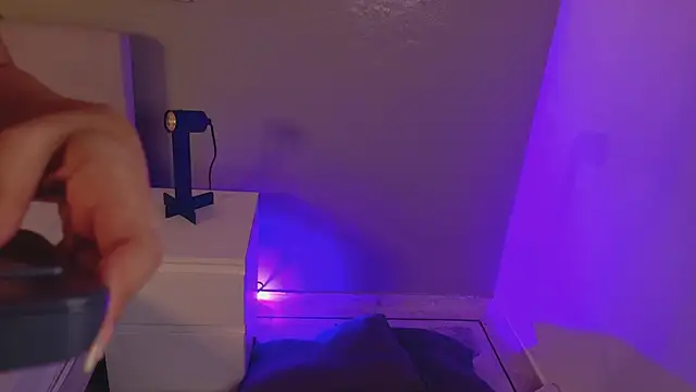 KeendraFox  online show from November 26, 2025, 10:27 am